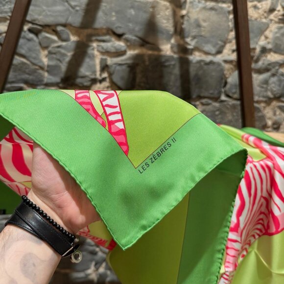 Hermès Green Pink "Les Zebres II" 90cm Silk Square Scarf - Picture 4 of 10
